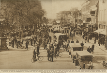 870428 Gezicht op de noordzijde van het Vredenburg te Utrecht tijdens een paardenmarkt.